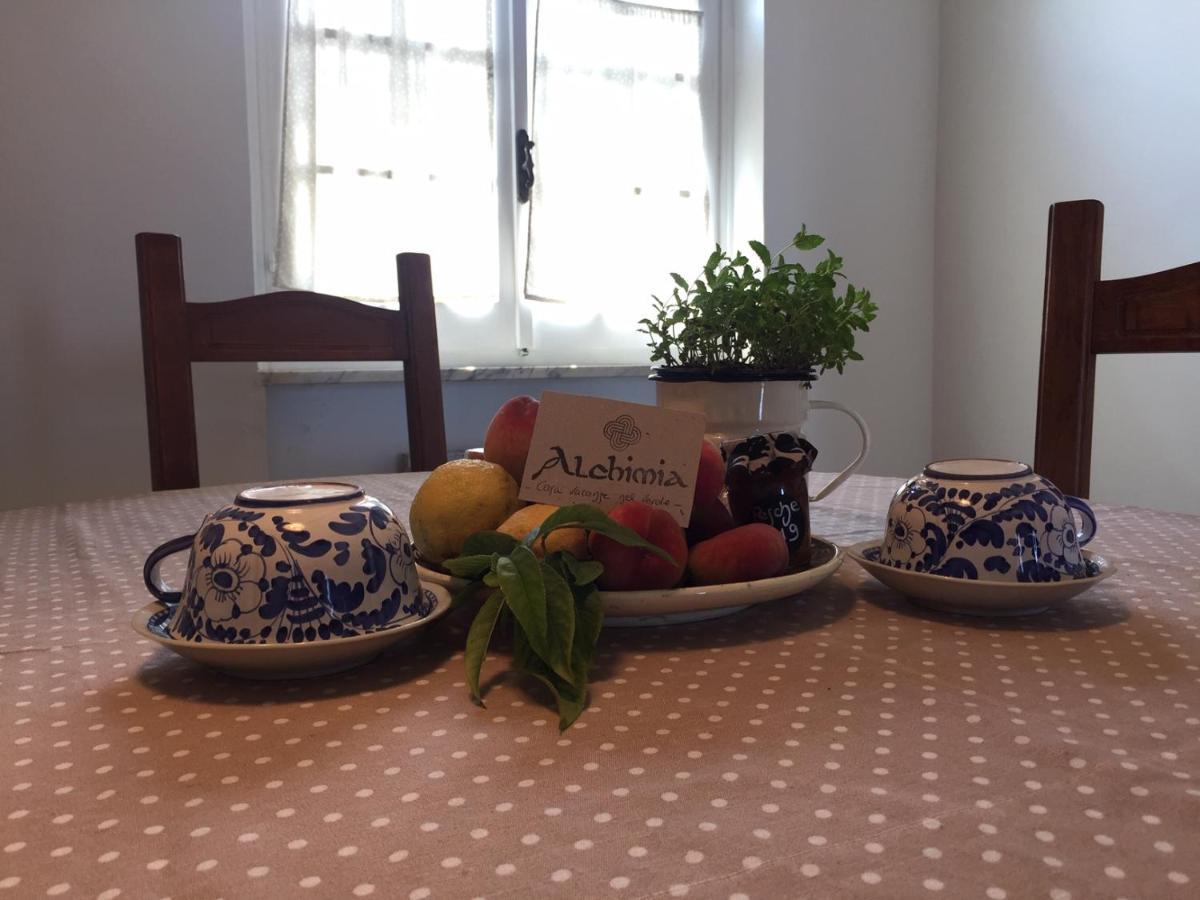 Ferienwohnung Alchimia House Cisano sul Neva Exterior foto